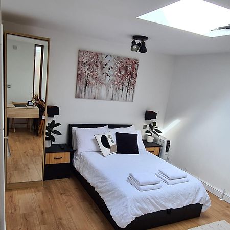 Canterbury Romantic Modern Home Goodnestone  Eksteriør billede