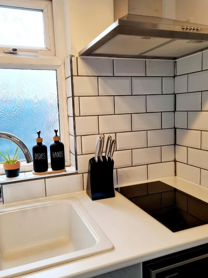 Canterbury Romantic Modern Home Goodnestone  Eksteriør billede